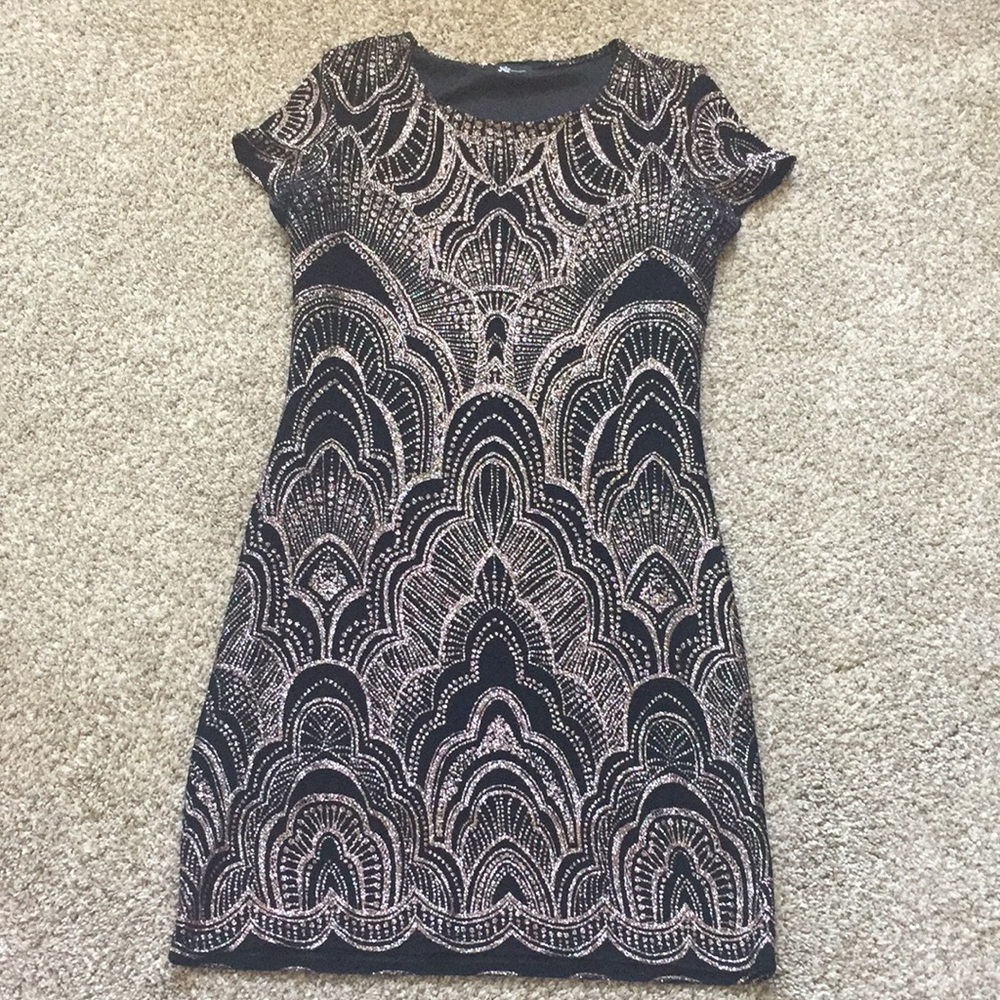 Black dress, rose gold detailing